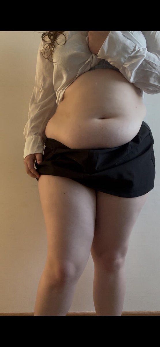 yevalie's tweet photo. https://t.co/FWLLVGosHv

#feedism #feederism #belly #feedee #weightgain #stuffing #bloated #bbw #bbwbelly
#bellyplay #bellystuffing #curvy #gaining #bigbelly #roundbelly #softbelly #fullbelly #overeating #plussize #Feedee #feedee https://t.co/ebNJrfTQZv