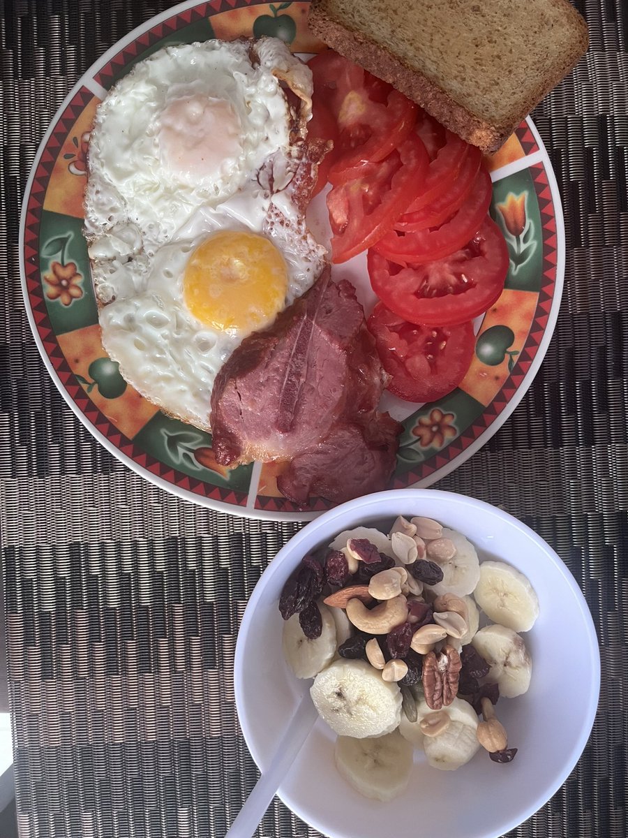 Zaibarher's tweet photo. Mi persona favorita soy yo cuando me preparo de desayunar. https://t.co/1DZXQlxvrj