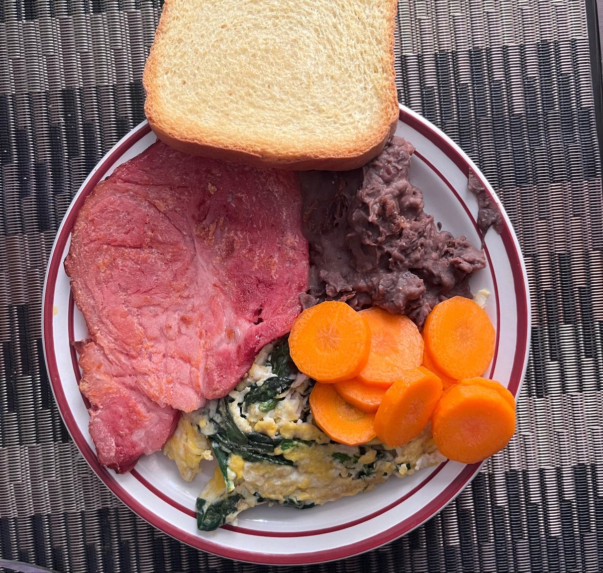 Zaibarher's tweet photo. Mi persona favorita soy yo cuando me preparo de desayunar. https://t.co/1DZXQlxvrj
