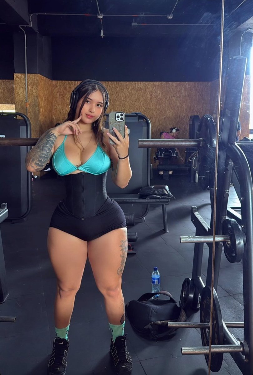 MelanyRolplay's tweet photo. 𝑩𝒖𝒔𝒄𝒐 𝑵𝒐𝒗𝒊𝒐, 𝒅𝒆 𝒑𝒓𝒆𝒇𝒆𝒓𝒆𝒏𝒄𝒊𝒂 𝒖𝒏 𝒇𝒖𝒕𝒃𝒐𝒍𝒊𝒔𝒕𝒂 𝒐 𝒇𝒂𝒎𝒐𝒔𝒐. ❤️ https://t.co/JUlMkoPmy6