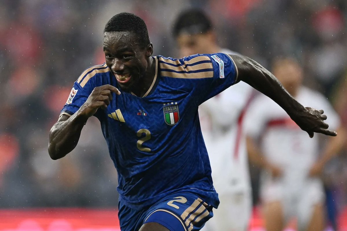 napolista's tweet photo. #Kayode uno dei tanti talenti che il calcio italiano ignorava (ci voleva Mancini per farlo esordire in Nazionale)

È stato alla Juventus, la Fiorentina lo ha venduto per 18 milioni al Brentford. Gattuso non lo convocava. Solo Baldini lo considerava. Serviva solo un po' di coraggio, e Mancini lo ha avuto.
https://t.co/CHLJCnYCQ3