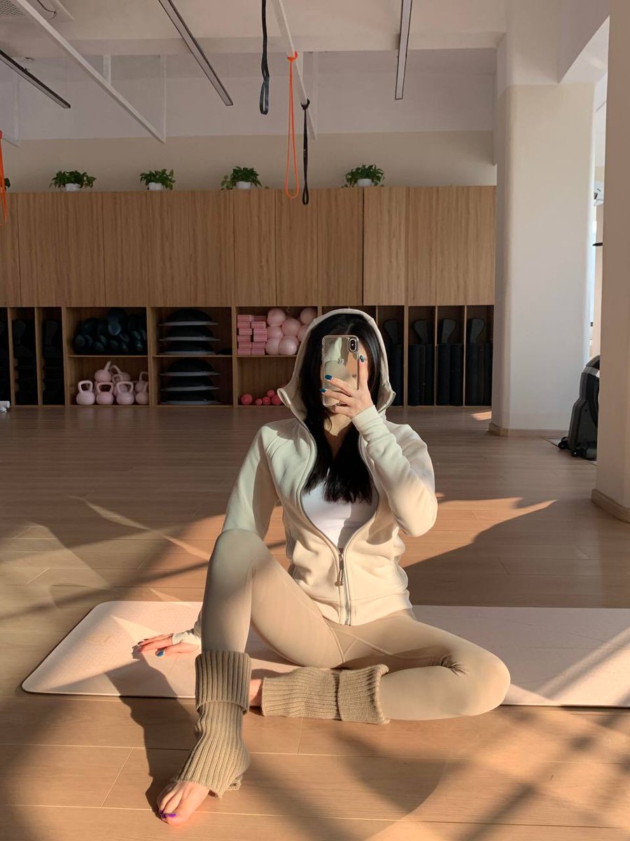 crystal68ux8's tweet photo. 男生要打飞机的举手🙋🏻‍♂️

我发X😅 https://t.co/LfEVQsWCJ0