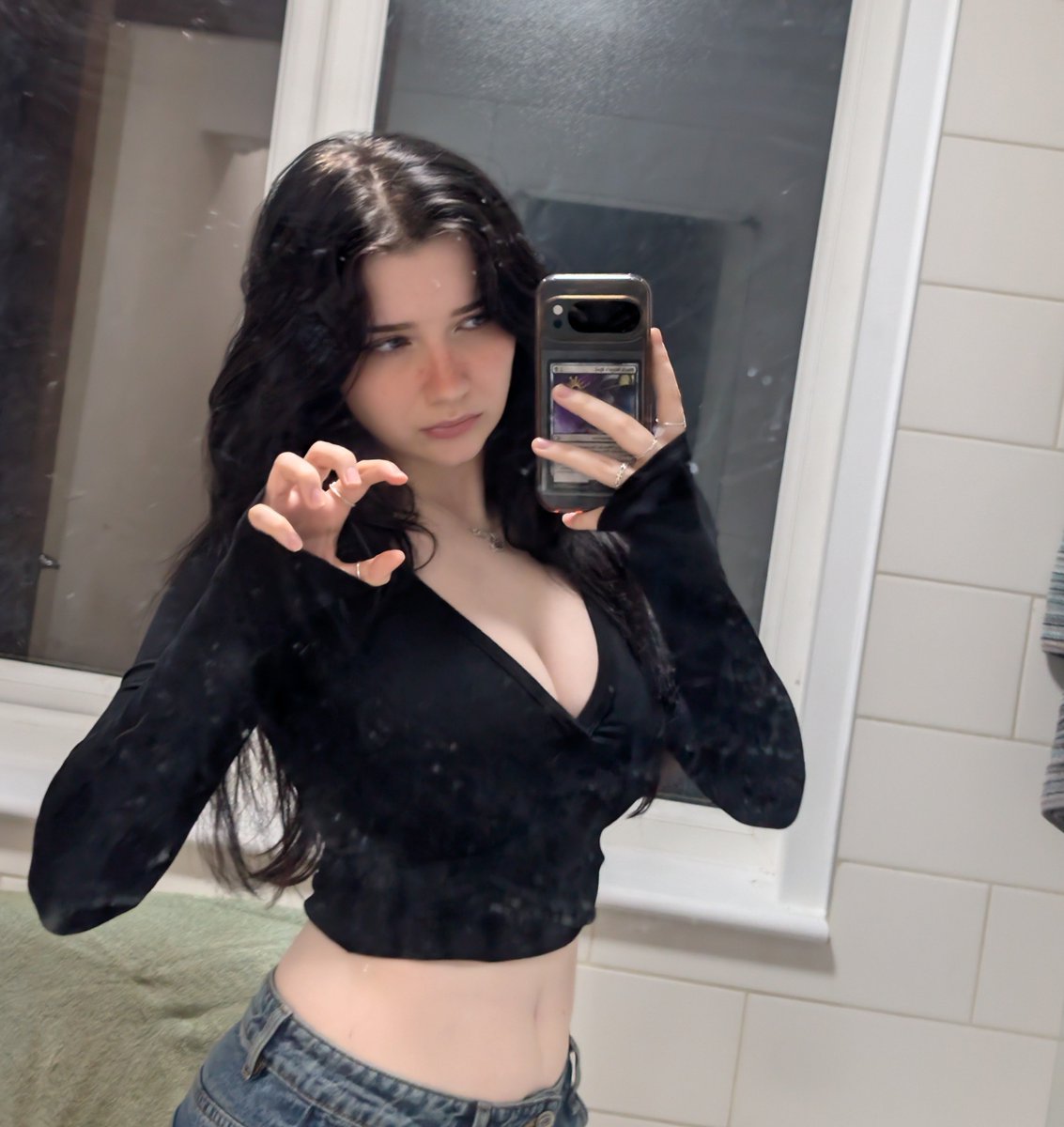 purplate_'s tweet photo. Outfit repeater with a dirty mirror https://t.co/qDowzCCEed