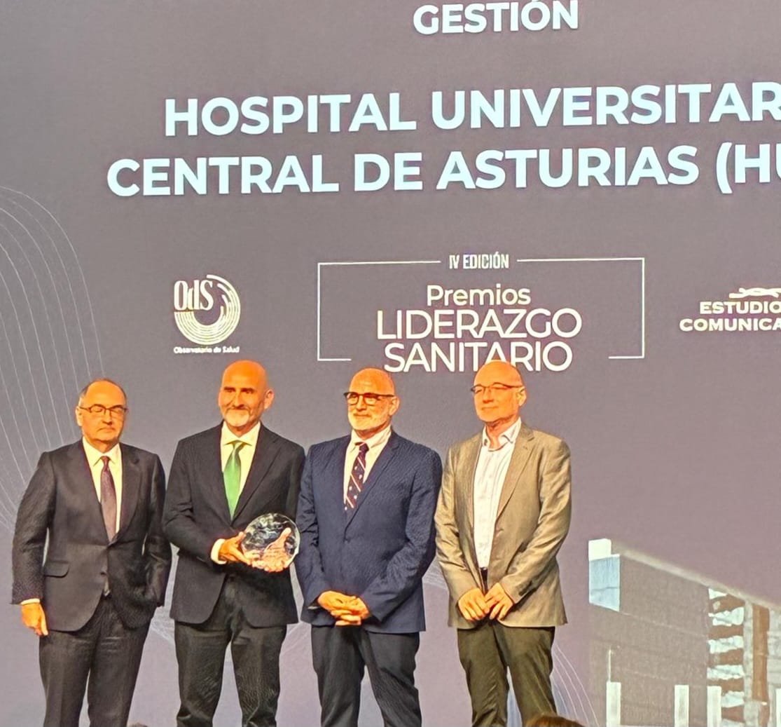 astursalud's tweet photo. 🏅El @GobAsturias y el @HUCA_Asturias reciben 𝗱𝗼𝘀 𝗽𝗿𝗲𝗺𝗶𝗼𝘀 𝗟𝗶𝗱𝗲𝗿𝗮𝘇𝗴𝗼 𝗦𝗮𝗻𝗶𝘁𝗮𝗿𝗶𝗼 por su estrategia de salud mental y su modelo de gestión hospitalaria

👉🏻Los galardones consolidan la 𝗮𝗽𝘂𝗲𝘀𝘁𝗮 𝗽𝗼𝗿 𝗹𝗮 𝗲𝘅𝗰𝗲𝗹𝗲𝗻𝗰𝗶𝗮 𝗱𝗲 𝗹𝗮 𝘀𝗮𝗻𝗶𝗱𝗮𝗱 𝗮𝘀𝘁𝘂𝗿𝗶𝗮𝗻𝗮 y se suman a otros reconocimientos nacionales obtenidos recientemente

Más ℹ️https://t.co/kH1UyodT1L