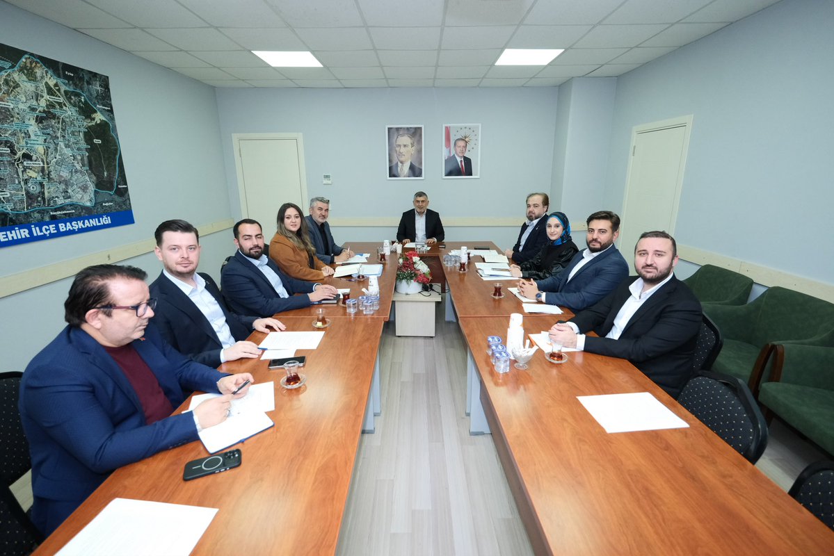 abalin's tweet photo. İl Koordinatörümüz Sn. Abdulsamet Aydın’ın katılımıyla haftalık olağan Yönetim Kurulu Toplantımızı, ardından da Yürütme Kurulu toplantımızı gerçekleştirdik.

Başakşehir’imiz için çalışmalarımızı, hedeflerimizi ve önümüzdeki dönemin yol haritasını istişare ettik.

Birlik, beraberlik ve güçlü ve yakın teşkilat anlayışıyla, Cumhurbaşkanımız, AK Parti Genel Başkanımız Sayın Recep Tayyip Erdoğan'ın izinde, çalışmalarımıza kararlılıkla devam ediyoruz. 
@abdulsametaydn