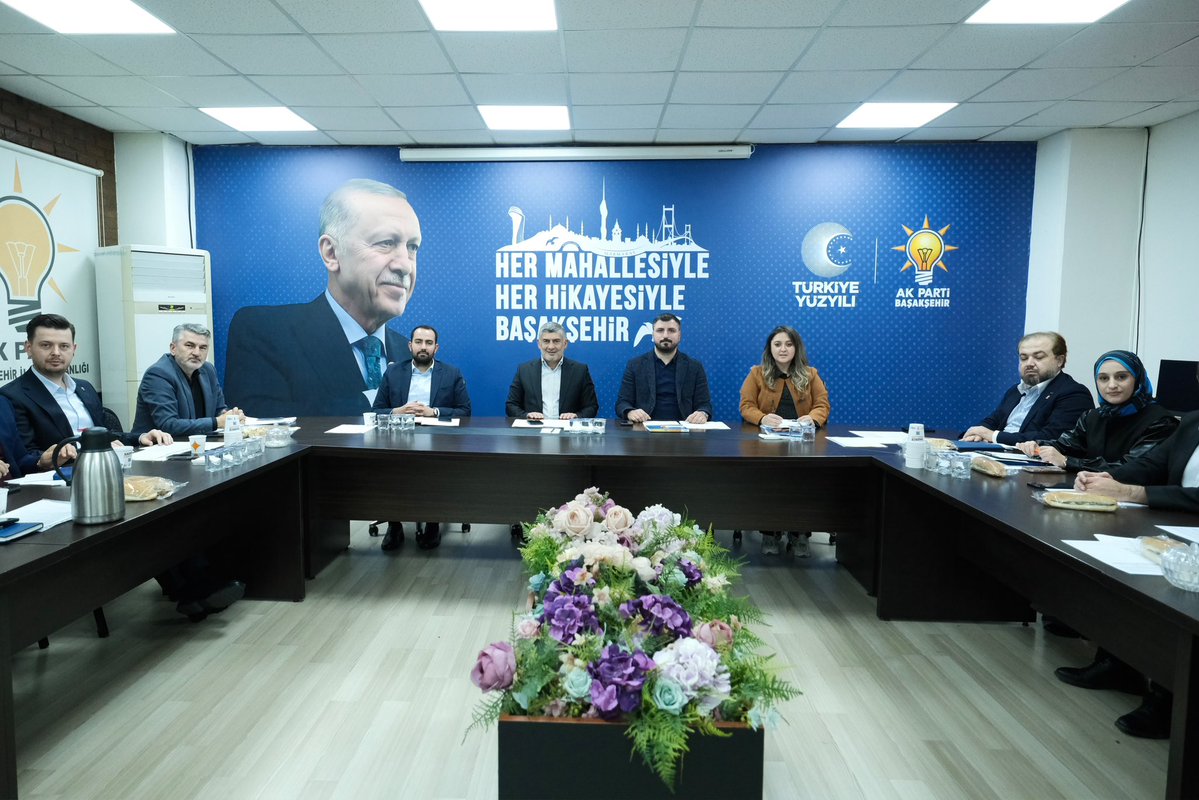 abalin's tweet photo. İl Koordinatörümüz Sn. Abdulsamet Aydın’ın katılımıyla haftalık olağan Yönetim Kurulu Toplantımızı, ardından da Yürütme Kurulu toplantımızı gerçekleştirdik.

Başakşehir’imiz için çalışmalarımızı, hedeflerimizi ve önümüzdeki dönemin yol haritasını istişare ettik.

Birlik, beraberlik ve güçlü ve yakın teşkilat anlayışıyla, Cumhurbaşkanımız, AK Parti Genel Başkanımız Sayın Recep Tayyip Erdoğan'ın izinde, çalışmalarımıza kararlılıkla devam ediyoruz. 
@abdulsametaydn