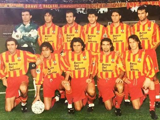 LecceArchive908's tweet photo. Il Lecce stagione 1996-1997 è passato alla storia del calcio italiano per aver compiuto il leggendario "doppio salto", conquistando la promozione in Serie A un solo anno dopo essere salita dalla Serie C1 #UsLecce #LecceArchive #SerieA https://t.co/rIKf02fuzJ