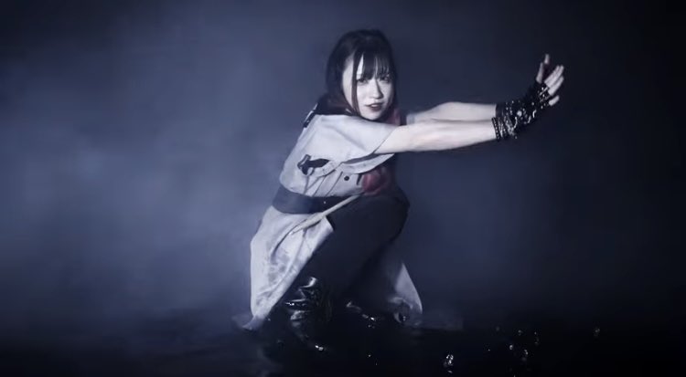 Empress_iori's tweet photo. ─── ‧₊⋆ 🜲 ‧₊⋆ ───
  MV 𝟒万回再生突破 !!
──────────

たくさん聴いてくれてありがとうございます( o̴̶̷᷄ o̴̶̷᷅ )🎶

MV撮影の日はFullMooNえれんさんと葵さんが手伝いに来てくださったのです感謝...✨

▶️「BERSERK」MVフル
https://t.co/okTaLzlErQ

#Empress https://t.co/oBZKNleWYs