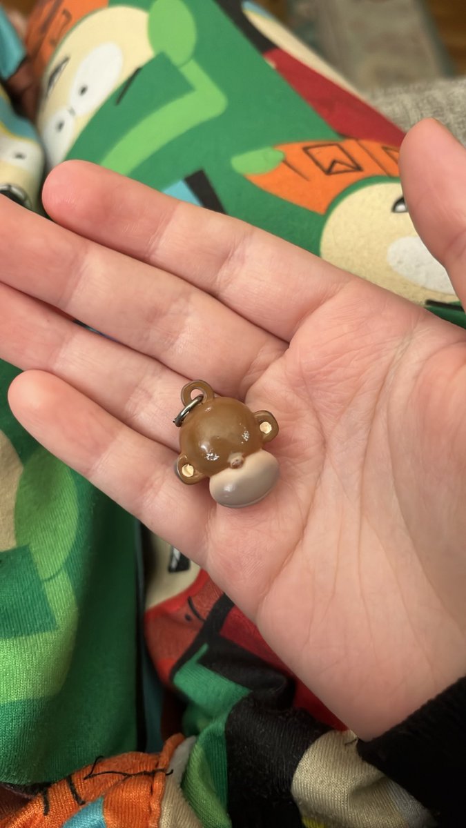 tallydisgrace's tweet photo. I’m genuinely really super upset about my phone charm but I was too busy to worry about it yesterday but now I’m actually freaking out…. I don’t know where he came from so i don’t know how to get a new one and i don’t feel like I can just get a different phone charm https://t.co/bLD72bu8PO
