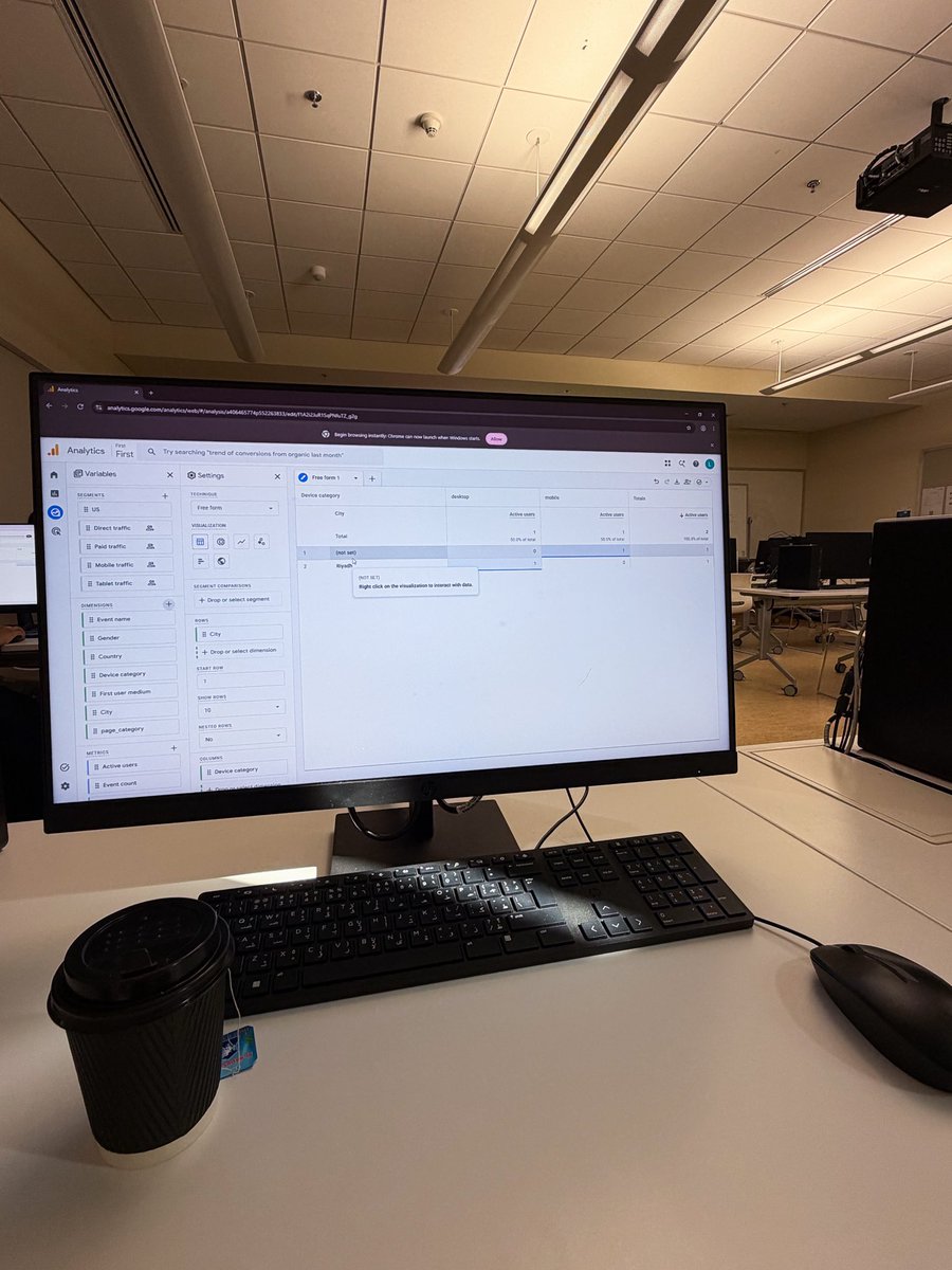 Lena_dkl's tweet photo. 8:00 am                              8:00 pm
Software👩🏻‍💻                     Hardware ⚡️ https://t.co/mJjToMXyYs