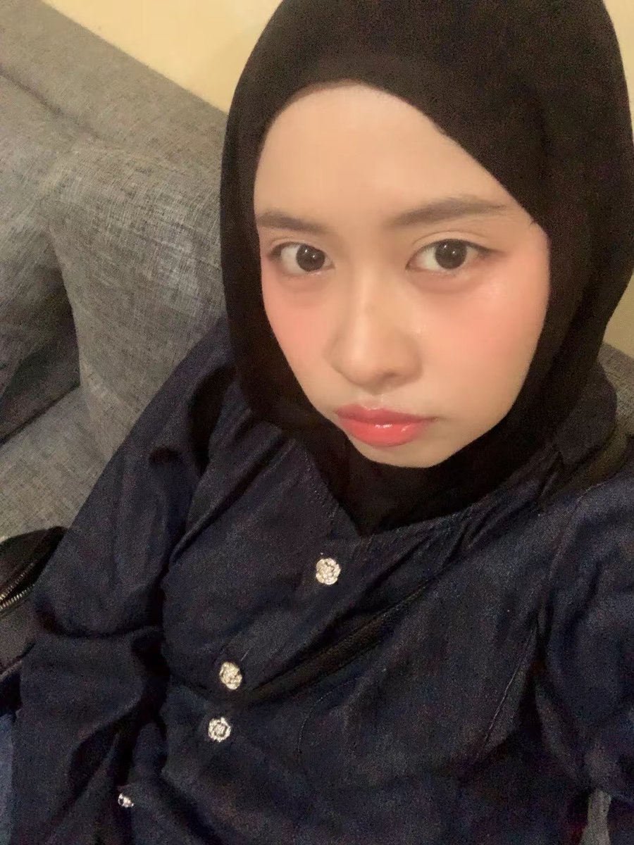 iniindri16's tweet photo. selalu nya tiap mau pergi foto dl, urusan di marahin krn lama ntar belakangan 😭 https://t.co/G12nOyFEMB