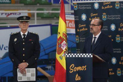 MoralaMarco's tweet photo. Ponferrada celebra el patrón la Policía Municipal.
https://t.co/BzB4eeLaMl https://t.co/Lkgdnyjv6C