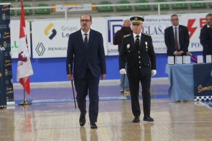 MoralaMarco's tweet photo. Ponferrada celebra el patrón la Policía Municipal.
https://t.co/BzB4eeLaMl https://t.co/Lkgdnyjv6C