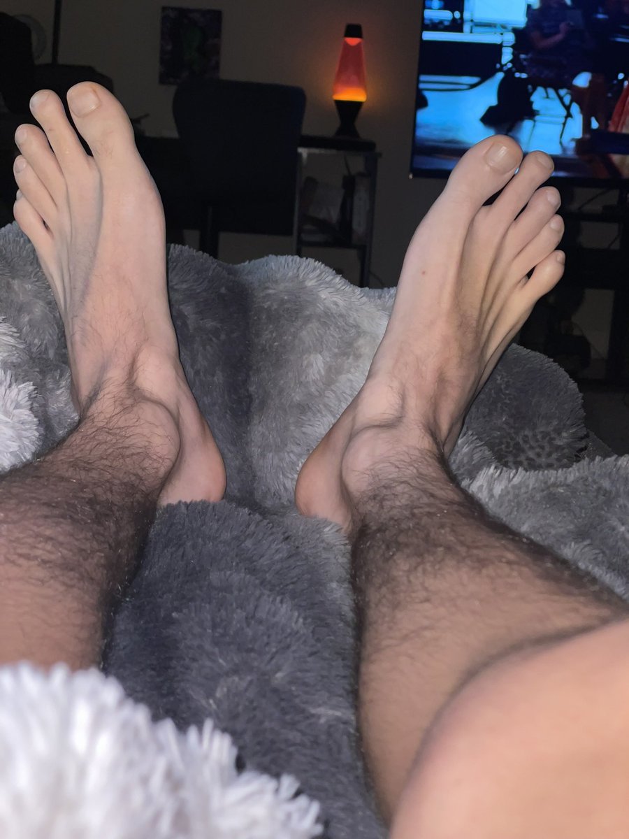 barefootblazee's tweet photo. you already hard huh 😏 https://t.co/2SRXa3qSNZ