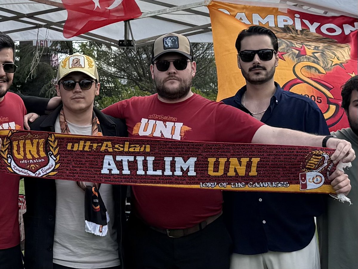 uAUNIAtilim's tweet photo. TEMSİLCİ DEĞİŞİKLİĞİ

Temsilciliğimizin başkanlığını sürdürmekte olan Can Sınmaz görevini Şehmus Üşenmez’e devretmiştir. Şehmus Üşenmez’e görevinde başarılar. Can Sınmaz ağabeyimize başarılar diliyoruz. https://t.co/cIR9M4HXYf