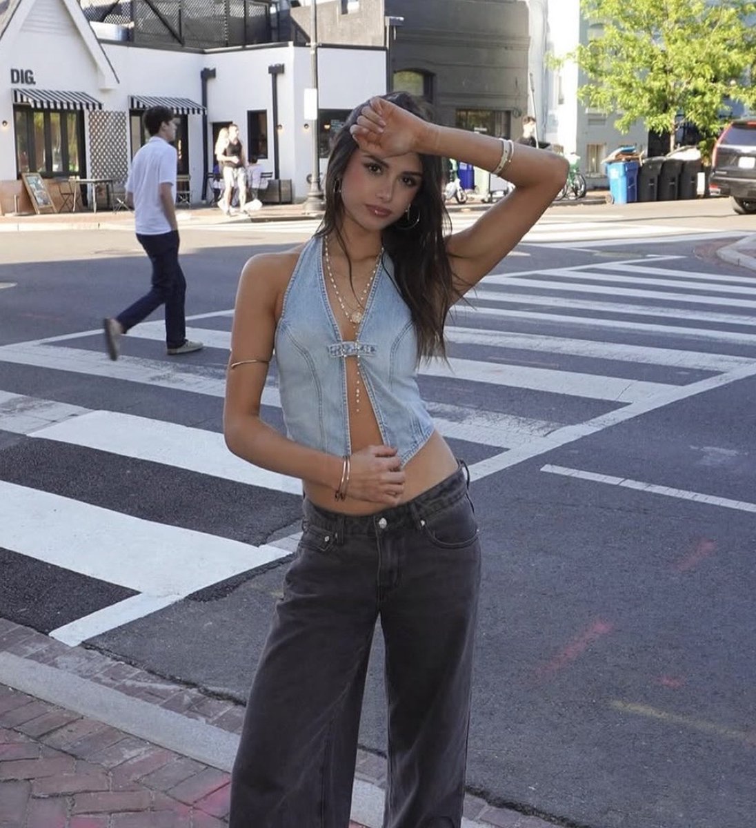 4coroas's tweet photo. ⠀⠀
₊⊹˖ ⟡ alicia spinnet ⋆ @ssvnteen.
𝑖dade: 19 anos.
𝑝ronomes: ela/dela.
𝑠exualidade: bissexual.
𝑟eino: primavera. https://t.co/ejfEixqzWn