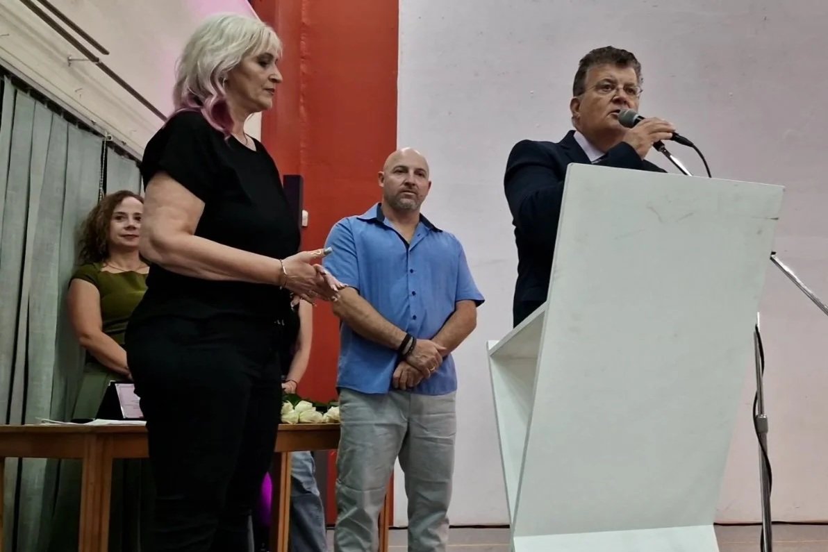 ZEFYRI's tweet photo. 😃👨‍🎓👩‍🎓Βράβευση επιτυχόντων στις Πανελλαδικές στο Ζεφύρι. Συγχαρητήρια στους φοιτητές και στην Ένωση Γονέων Ζεφυρίου! https://t.co/2R1HVc2pzI