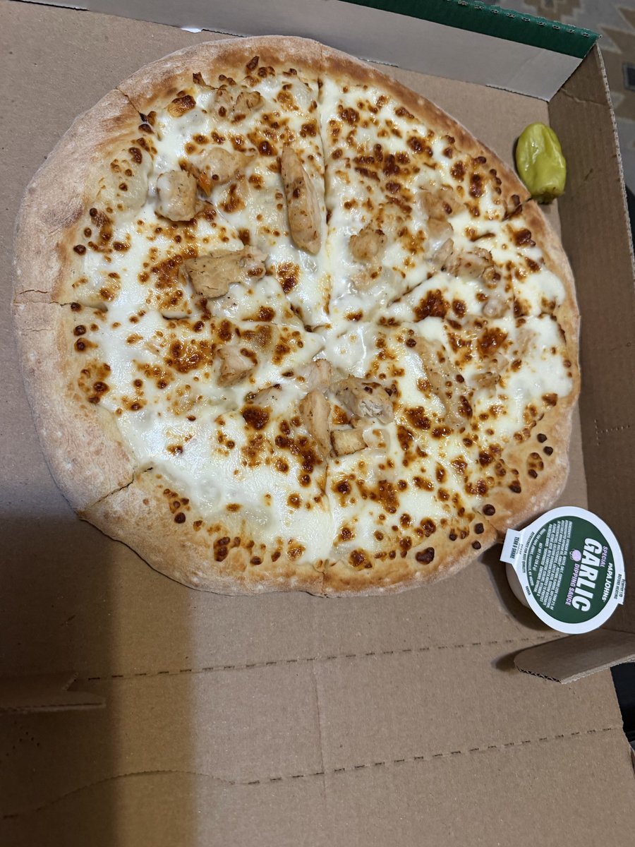 BethanyLach's tweet photo. @earnos_io I bought some pizza for dinner for game night with my ero earnings! Thanks Ero! My username is @annielach4 ! #eromoments https://t.co/QMSGmAoF5e