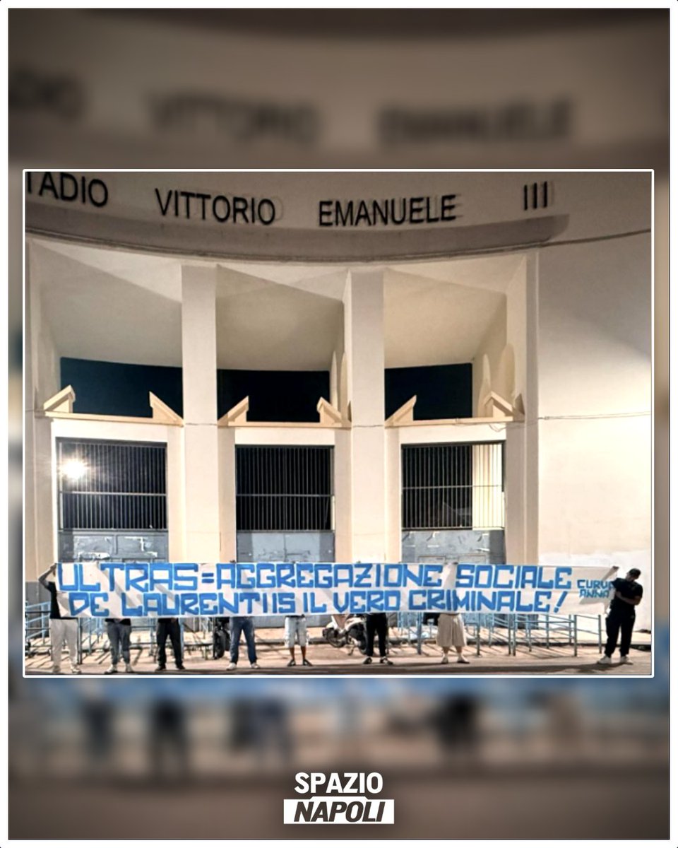 Spazio_Napoli's tweet photo. ANCORA ULTRAS CONTRO DE LAURENTIIS 🥶
Arriva direttamente da Siracusa il nuovo striscione contro il Presidente del Napoli, con la tifoseria organizzata siciliana che si unisce nella protesta contro ADL alle tifoserie di Savoia, Salernitana e appunto Napoli 🫣
"Sei tu il vero criminale", in riferimento alle parole dello stesso De Laurentiis sul mondo Ultras: COSA NE PENSATE 👇🏻
📸 Romanticismo Ultras
#SSCNapoli #DeLaurentiis #Siracusa #SpazioNapoli