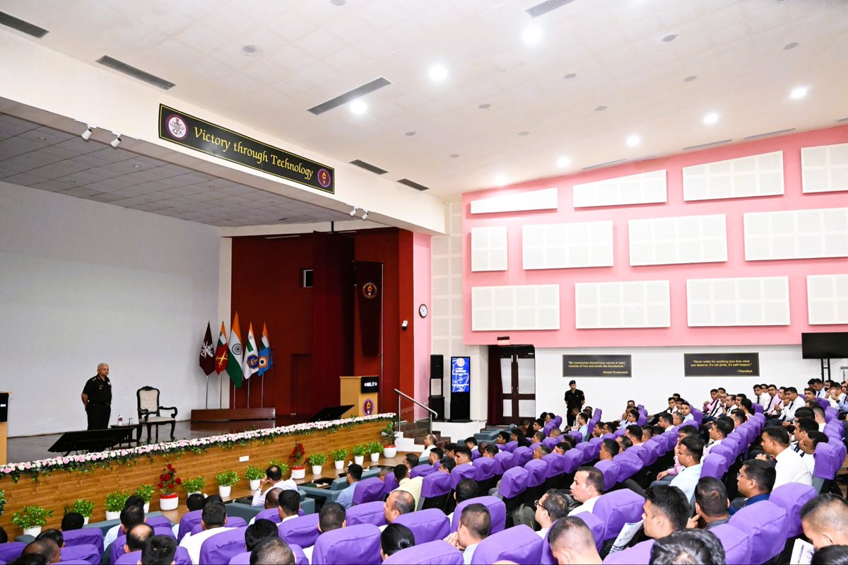 HQ_IDS_India's tweet photo. Maj Gen Saurabh Sharma, ADG FP, addressed student officers of #DSTSC09 at #MILIT on “Budget Planning & Monitoring at Apex Level”.

The session provided comprehensive insights into budgetary estimates, resource projections, monitoring mechanisms and allocation of resources to lower formations.

His extensive expertise and practical insights enriched the learning experience, highlighting the importance of financial prudence, resource optimisation and effective budget management in enabling operational readiness.

#ProfessionalMilitaryEducation

@DefenceMinIndia 
@SethSanjayMP 
@SpokespersonMoD 
@MIB_India