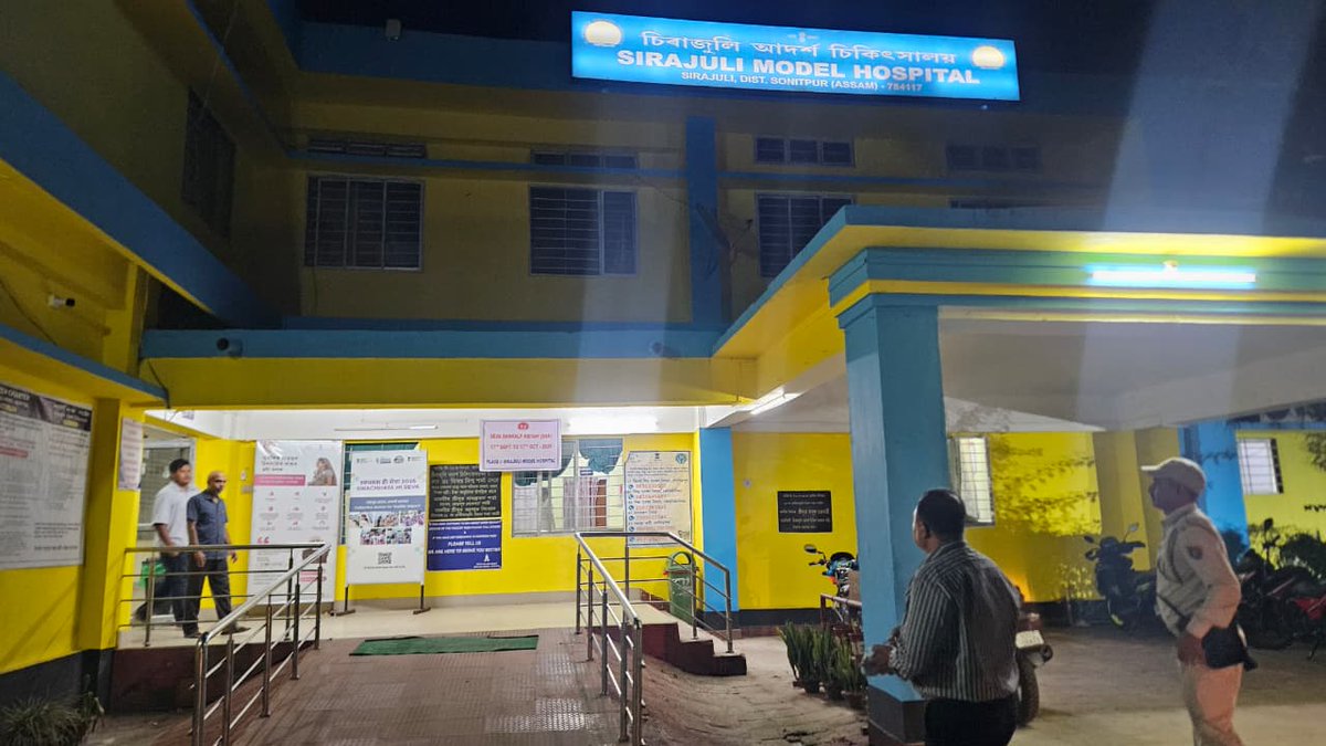 DCSonitpur's tweet photo. DC Sonitpur Shri Ananda Kr Das inspected Dhekiajuli CHC &amp; Sirajuli Model Hospital under Dhekiajuli BPHC. He reviewed healthcare services, infrastructure, cleanliness &amp; patient care, &amp; emphasized efficient service delivery &amp;coordinated efforts to strengthen grassroots healthcare. https://t.co/46ptwfYvaY