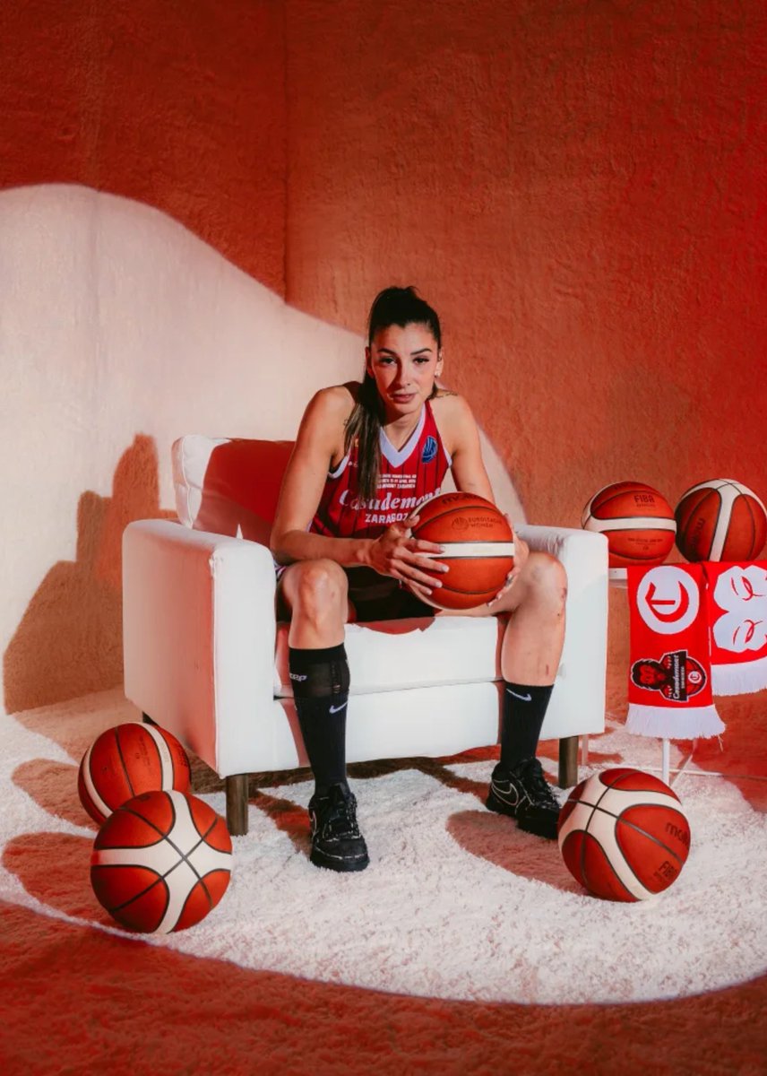 Maanuf96's tweet photo. Haga lo que haga y pase lo que pase, Mariona Ortiz es leyenda de Zaragoza.

Se merece hacer lo que crea mejor para ella y hay que respetarla siempre. https://t.co/KHFvfaI6MI