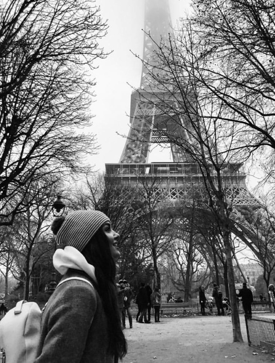 hkthemiyy's tweet photo. in 2017 she was just a girl visiting the eiffel tower… and now she’s standing there as a nocturne ambassador and the face of the brand 🥹✨ look how far she’s come.. so incredibly proud of her 🤍
              2017                                     2026 https://t.co/2Loh59vcbu
