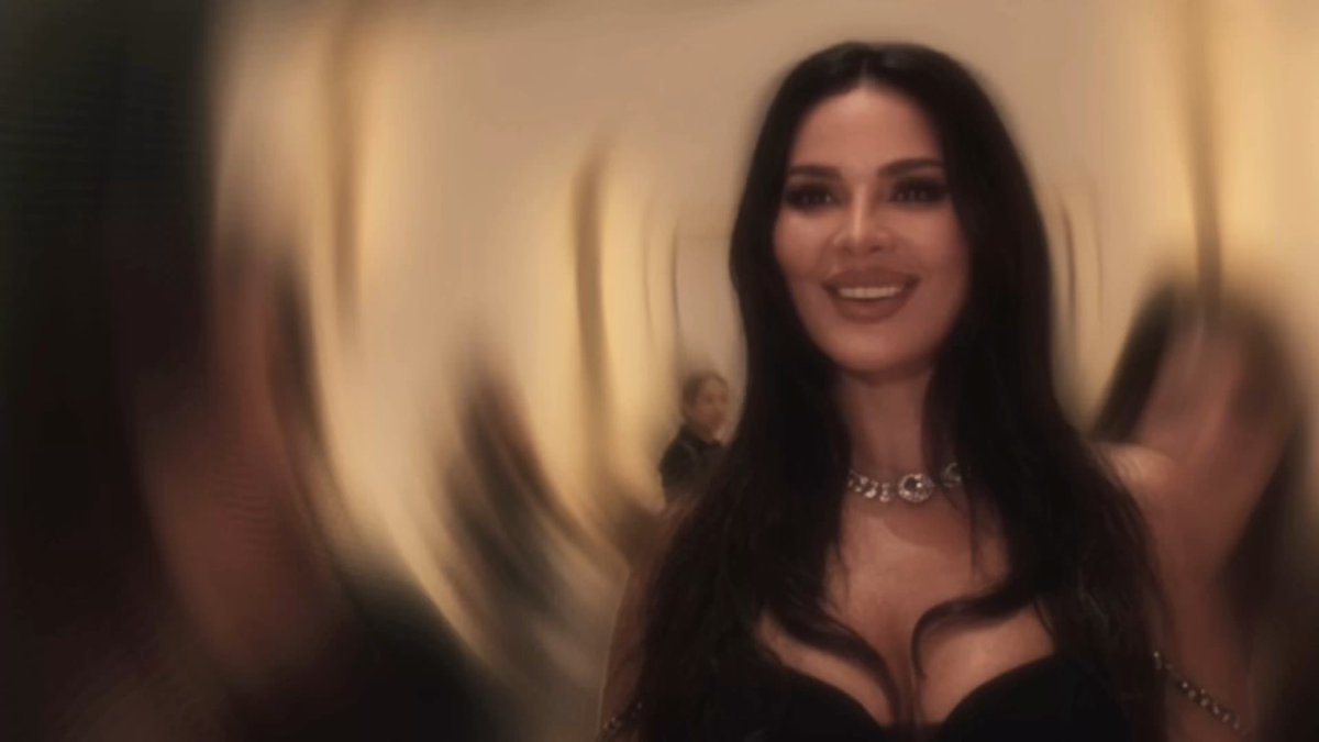 nadineaesthtic's tweet photo. 🖤✨🤯
#نادين_نسيب_نجيم | #nadinenjeim https://t.co/j0ikX89ymY