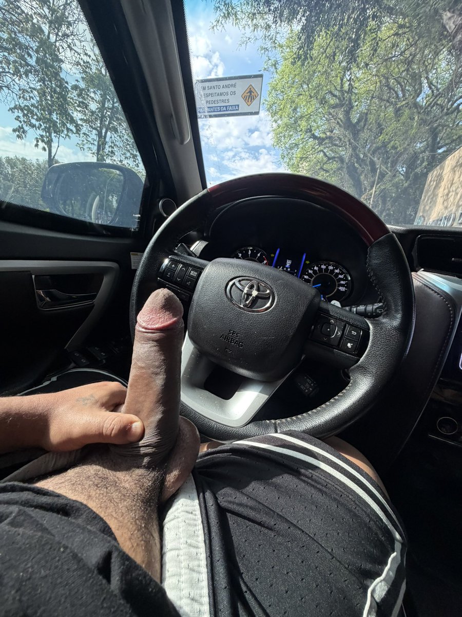 pistolinhaanao's tweet photo. Alguem pra chupar ? https://t.co/ntvCmlYHxX