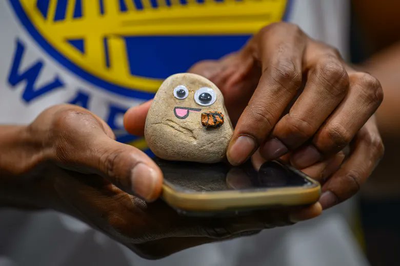 dcstpaul's tweet photo. In 2023, @FullCourtPress helped launch the "SpokesPebble" as part of a national public lands advocacy campaign.  Yesterday, @warriors @warriorspr   Golden State Warriors guard @DeAnthonyMelton showed up at practice with his own rock.  Great minds thinking alike! https://t.co/EmvOnObEGY