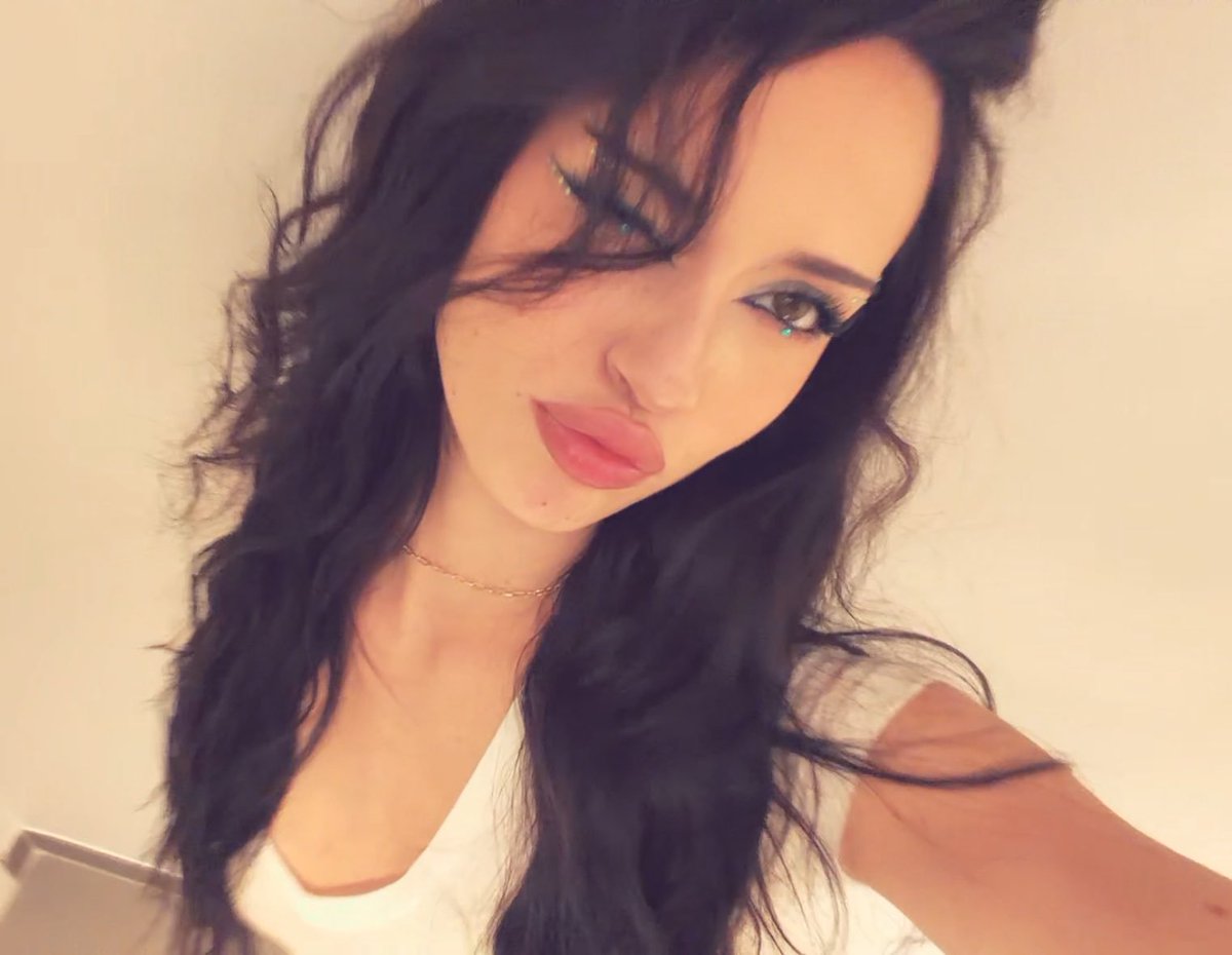 katscrf's tweet photo. minha princesa linda https://t.co/Rmz8c8nXrt