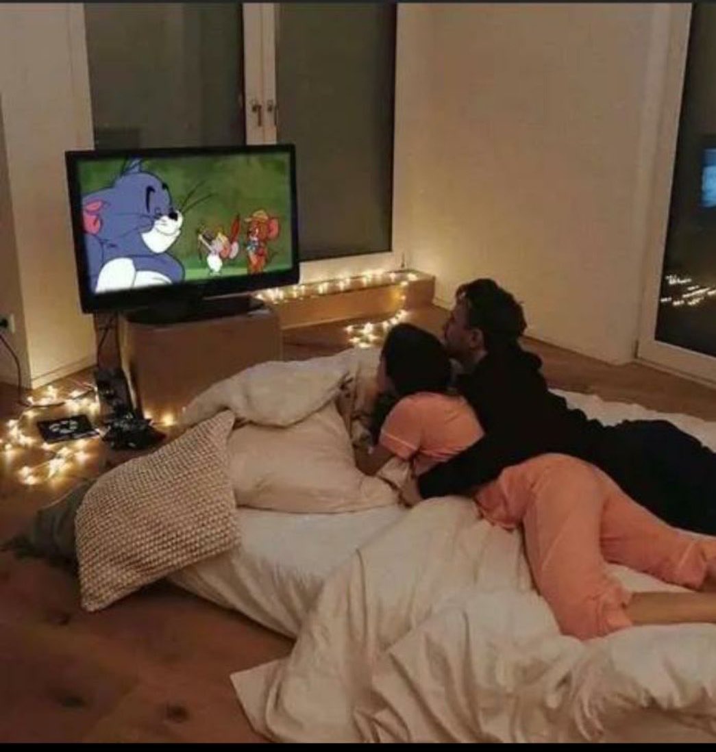 NoraDector's tweet photo. Even iPhone has a duo, you’re still single 😹😹
Good night single people 🌝 https://t.co/Zht4d24gUB