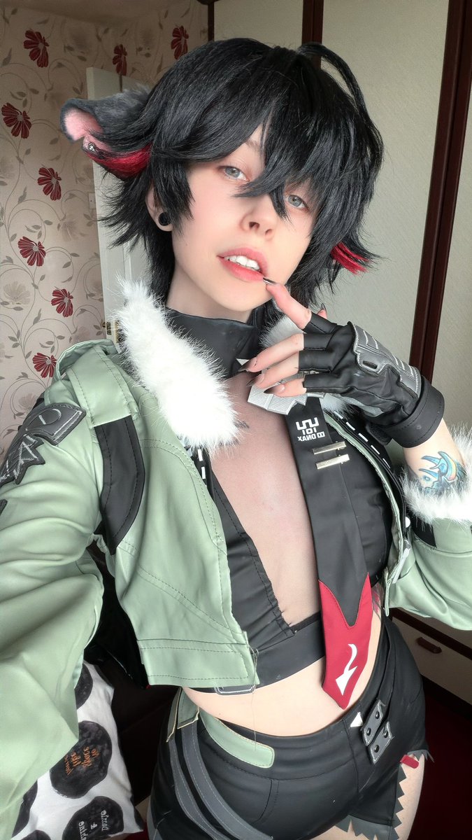 wolfiesantics's tweet photo. I’ll be fr it’s wild I can’t exist peacefully as a Genderfluid person, especially as I get degrading comments from people even in the same community as me? Anyway, here’s more twink costest because I’m a petty bitch 💋 https://t.co/CXfGhGAchb