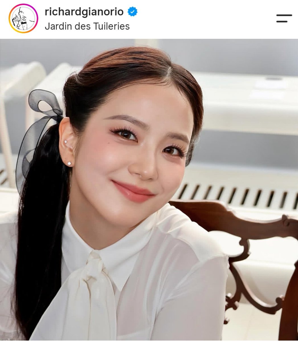 KIMJISOOVT's tweet photo. Richard Gianorio, Editorial Director of @MadameFigaro, shared a close-up photo of JISOO on his Instagram.

HUMAN DIOR JISOO AT PFW
#JISOOxDiorSummer27 https://t.co/rwIuKxcNNv