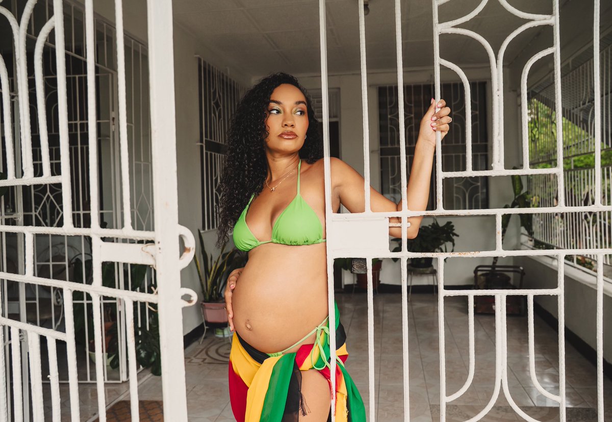 LeighAnneMusic's tweet photo. Little shoot I did when I was in JA a couple months back, shot at my grandads house. Felt so good to be home 😭🇯🇲 https://t.co/hyF3kXAFfF