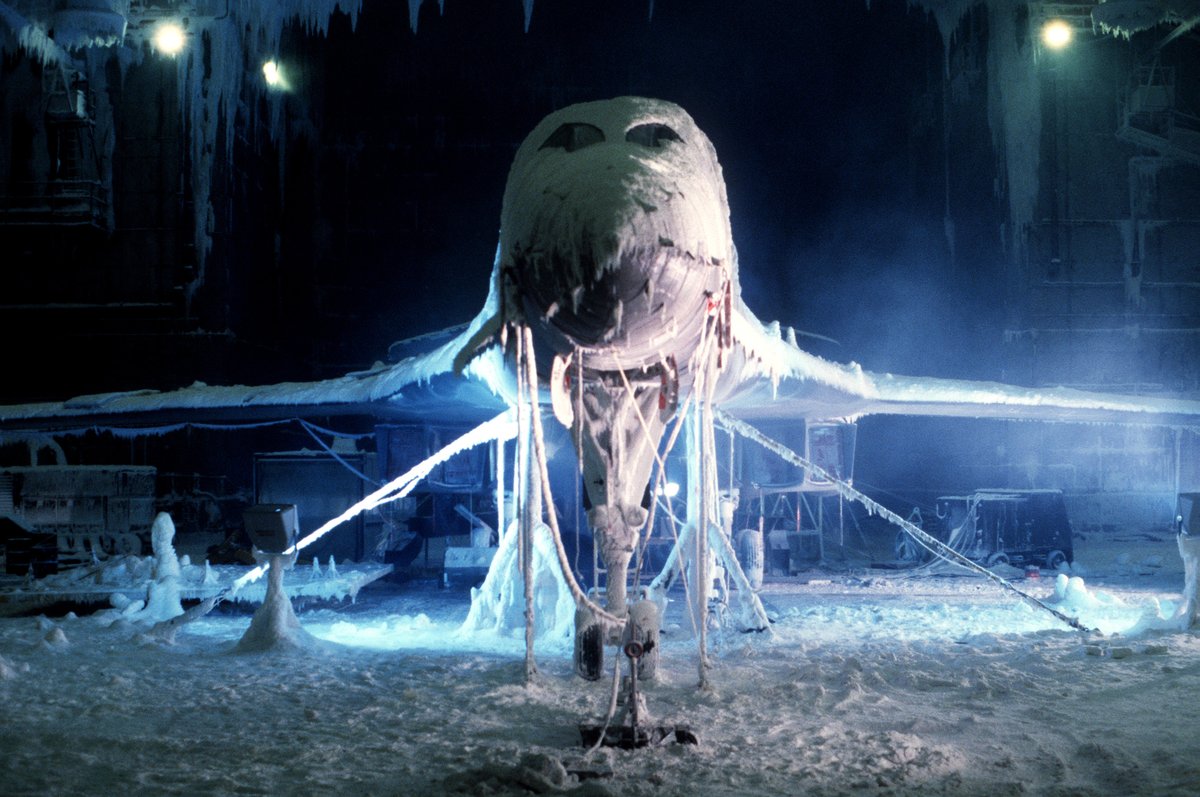 PASU_MATRIX's tweet photo. B-1B Lancer Under Ice. https://t.co/IkXFIK3EaT