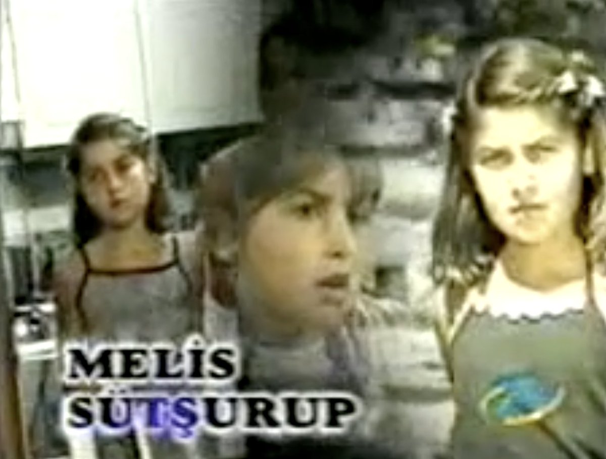 coskuncelik's tweet photo. Gereksiz Bilgi: 
Melis Sütşurup Sandal, Emrah'ın Belalım Benim dizisinde küçük oyuncu olarak oynamıştı...

Ek Gereksiz Bilgi: 
Cihan Sütşurup, Ahmet Kaya'nın ilk albümlerinin çıktığı TAÇ Müzik'in ortağıydı.

Daha da Gereksiz Bilgi: 
Melis Sütşurup Sandal, oyuncu İlker Kaleli'nin kuzeni...

Ultra Gereksiz Bilgi:
Melis Sütşurup Sandal, YouTube'da 1 milyonu aşkın abonesi olan Ali Yiğit Çakır'ın annesi.