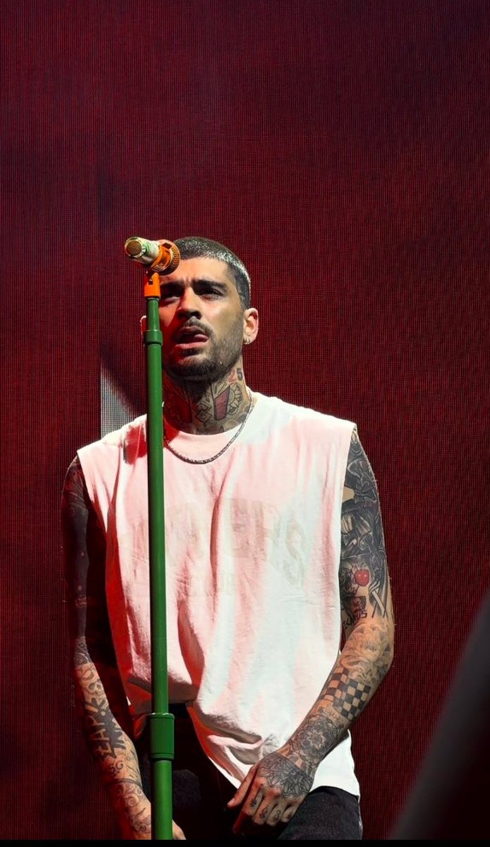 ZaynJMalikARG's tweet photo. Primero que nada... EN 7 DÍAS VEMOS A ZAYN 🔥🖤 https://t.co/lOXsxrNoAD