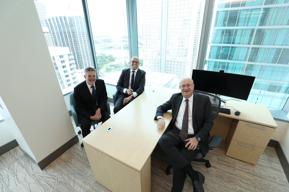 igoldfajn's tweet photo. We are proud to announce Mark Lopes as our new Head of Office in Miami.  

Together with a team composed of IDB Invest and IDB Lab staff, Mark will lead the office in the important task of bridging the global private sector with Latin America and the Caribbean.  

From the Miami office, we’ll strengthen partnerships and mobilize more private investment for the region.  Learn more: https://t.co/fFEY3iMWPK
-----
Nos enorgullece anunciar a Mark Lopes como nuestro nuevo Jefe de Oficina en Miami.

Junto con un equipo compuesto por personal de BID Invest y BID Lab, Mark liderará la oficina en la importante tarea de conectar al sector privado global con América Latina y el Caribe.
Desde la oficina de Miami, fortaleceremos alianzas y movilizaremos más inversión privada para la región. Más información: https://t.co/N95ZAru0L1
-----
Temos orgulho de anunciar Mark Lopes como nosso novo Chefe do Escritório em Miami.

Junto com uma equipe composta por profissionais do BID Invest e do BID Lab, Mark liderará o escritório na importante tarefa de conectar o setor privado global à América Latina e ao Caribe.

A partir do escritório de Miami, fortaleceremos parcerias e mobilizaremos mais investimento privado para a região. Saiba mais: https://t.co/UWe53wU4az