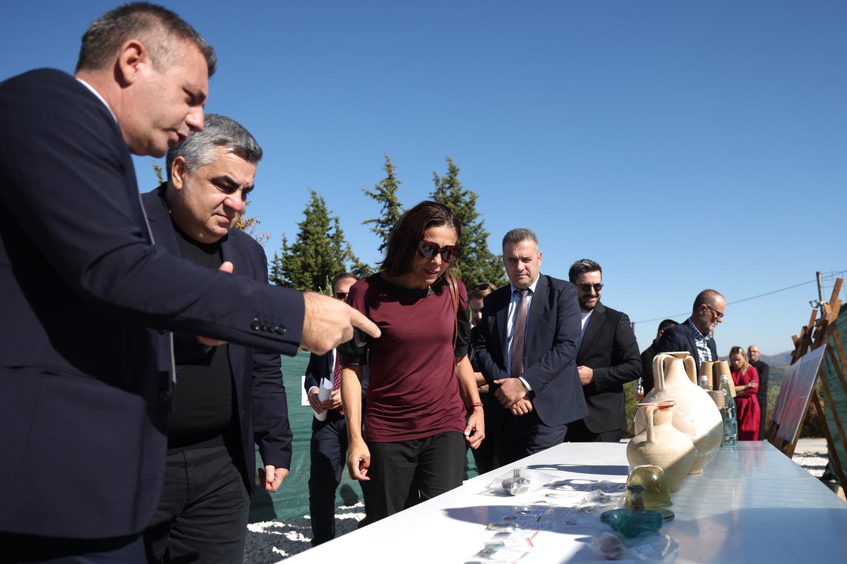EUinAlbania's tweet photo. Bylis is a site of great historical and cultural value for Albania, and the EU is proud to support its restoration. 

Today, together with the Ministry of Culture and local authorities, we marked the start of civil and conservation works at Bylis–Klos Archaeological Park. This investment will help protect archaeological heritage and support local economic development. 1/2