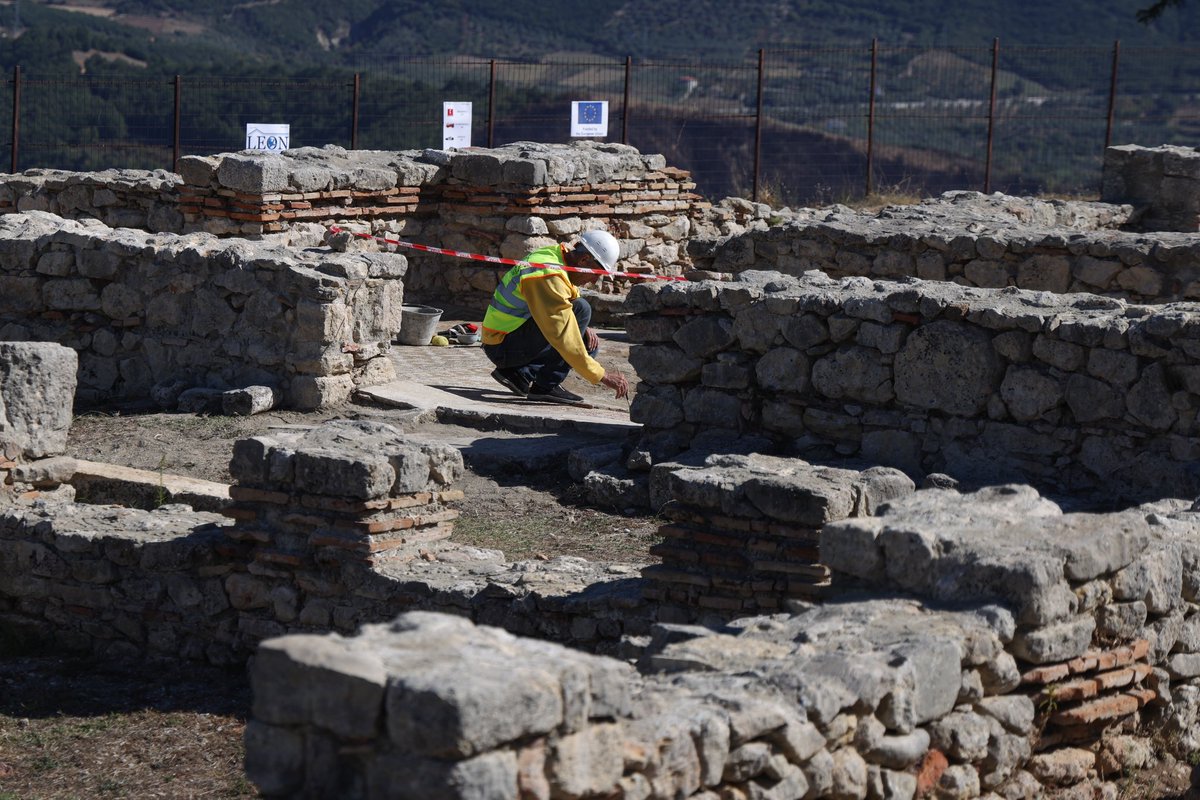 EUinAlbania's tweet photo. Bylis is a site of great historical and cultural value for Albania, and the EU is proud to support its restoration. 

Today, together with the Ministry of Culture and local authorities, we marked the start of civil and conservation works at Bylis–Klos Archaeological Park. This investment will help protect archaeological heritage and support local economic development. 1/2