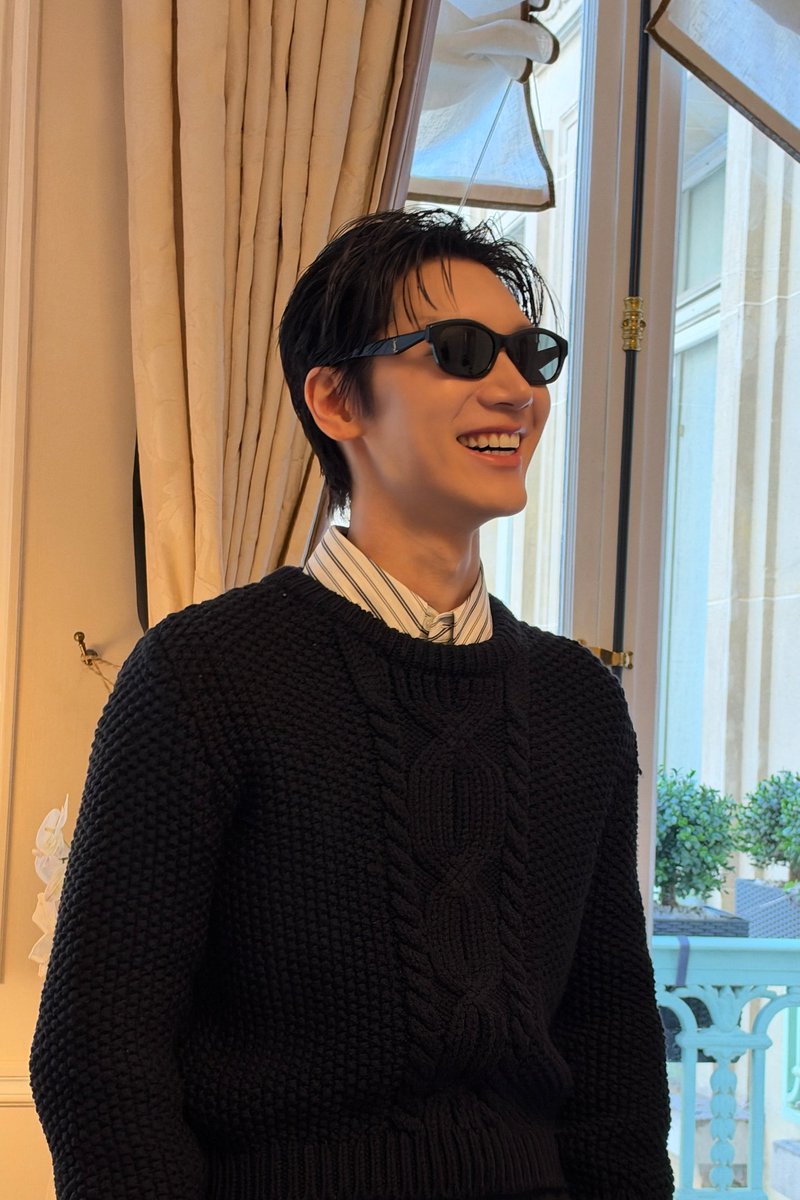 OneilyMusic's tweet photo. TEN is making hearts race ahead of the Saint Laurent Show at Paris Fashion Week. https://t.co/p26IOUEaBa