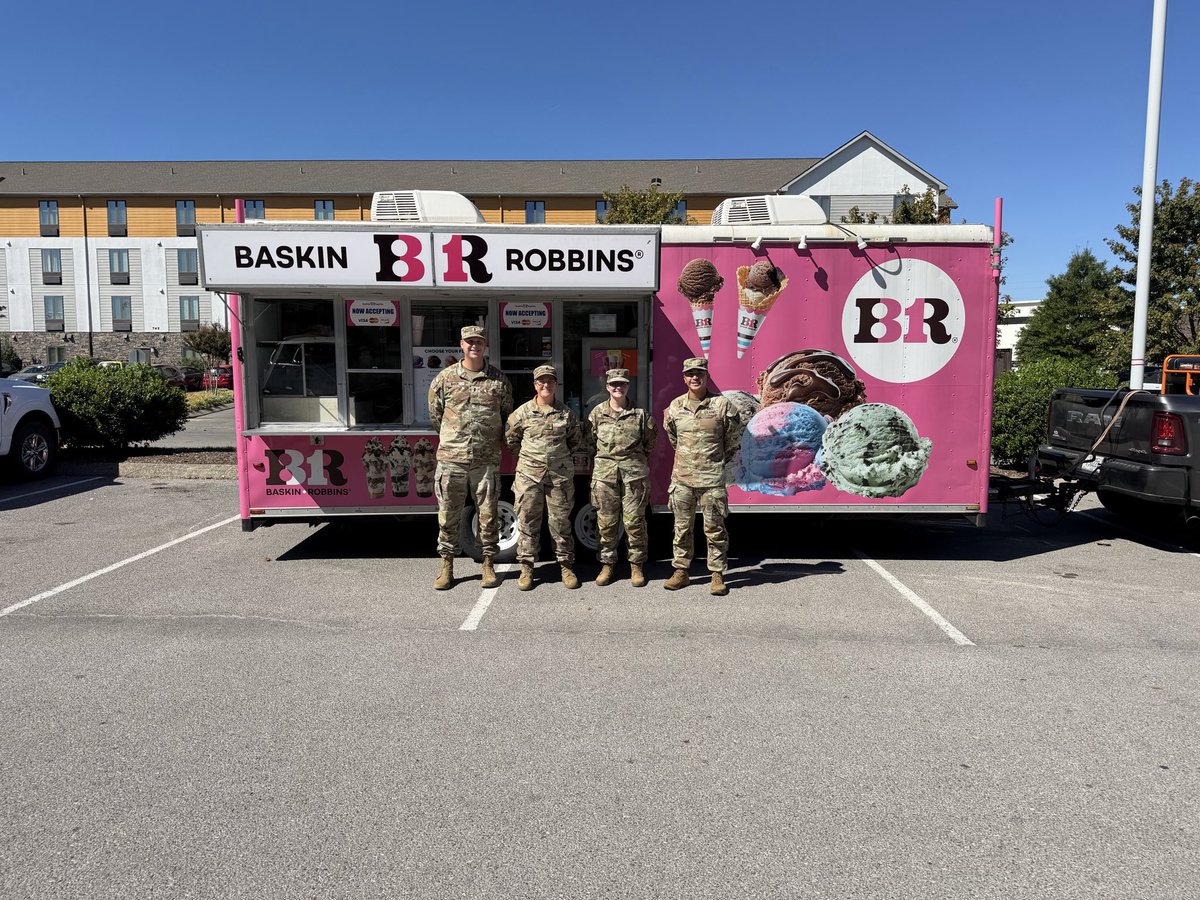 NGATNofficial's tweet photo. ❤️🇺🇸 Tennessee Guardsmen from the Volunteer Training Site supported a fundraiser benefiting the American Heart Association in honor of Corinne Schmidt.

Proud to see our Soldiers serving their communities beyond the uniform! 🫡

#TNGuard #AmericanHeartAssociation https://t.co/HQH73xXW4e