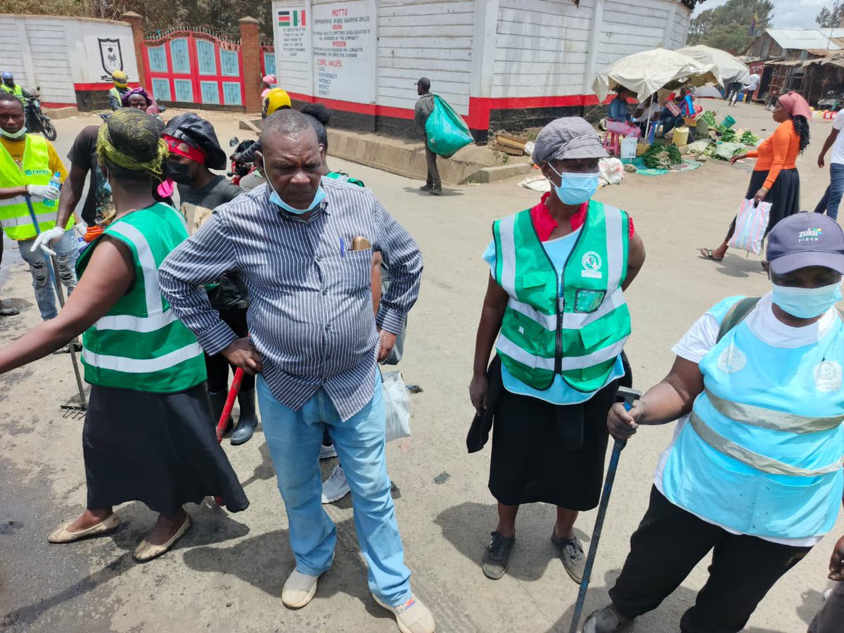 AdhiamboStella1's tweet photo. Small actions, big change! 🌱🧹 Today, we came together as kariobangisjc for a community clean-up, making our neighbourhood cleaner, healthier, and more beautiful. Together, we can keep our community clean! 💚 #CleanCommunity
#KariobangiSJC
#EqualRightsAndJusticeForAll https://t.co/5q2mHMTrYq