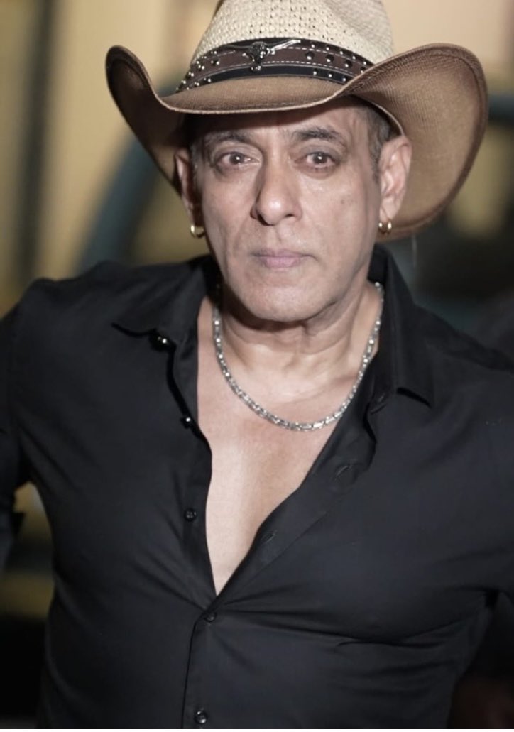 Iftykhan15's tweet photo. Salman khan https://t.co/8nq2puuCkF