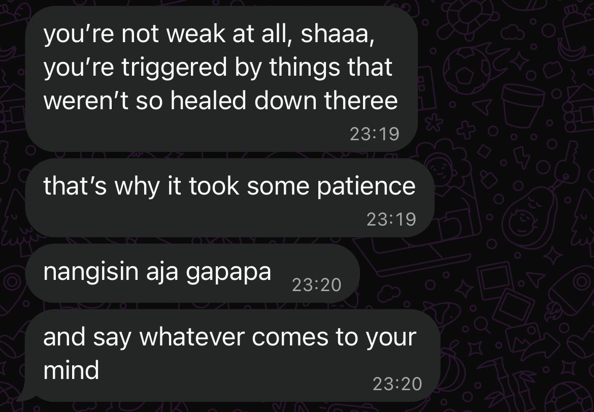 sashaguileraa's tweet photo. was feeling rlly anxious earlier, genuinely dk what i’d do without my unpaid therapist😞 i fucking hate wednesdays. when tf is sem 5 gonna end bro im actually cooked https://t.co/4KDEhg3m12