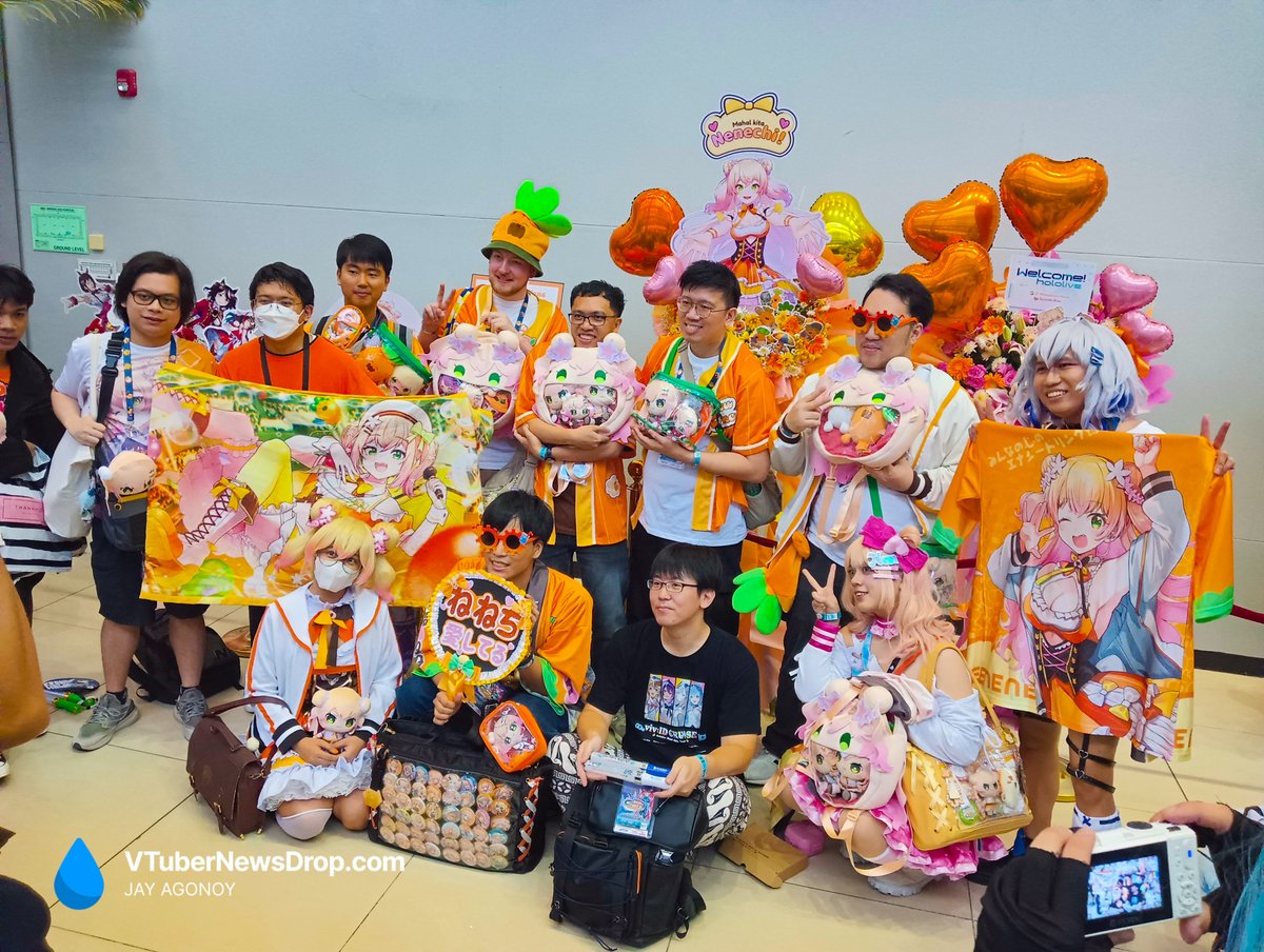 VTuberNewsDrop's tweet photo. SNAPSHOTS: NewsDrop was at Cosplay Mania 2026 and other activities around SMX Manila last weekend
· HOLOSTARS fans in classroom mode
· Nenechi’s flower stand (PH debut)
· NIJISANJI pape at the cafe
· Seible on the Mall of Asia Globe

Stay tuned for our event report! https://t.co/7G7bkxr5RU
