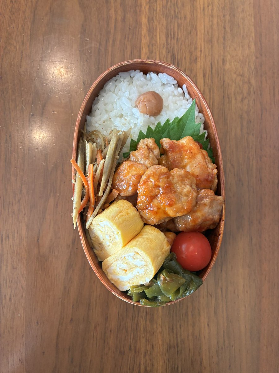 kinako_0123_'s tweet photo. 今日の夫弁当。

出張のお土産で夫が明太子を買ってきてくれた。

明太子大好きな娘、
「お父さん…ちょっと一回に多く食べ過ぎちゃう？」
「端っこばっかり食べんといてや」(端が好き)

買ってきたのは夫なのに、明太子警察の夫への取り締まりが厳しい😂 https://t.co/KgZ80giSxT