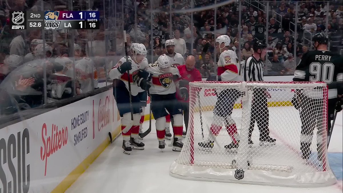 BR_OpenIce's tweet photo. Brad Marchand has sustained a lower body injury and needed to be carried off the ice. https://t.co/TMNvvq8Z0X
