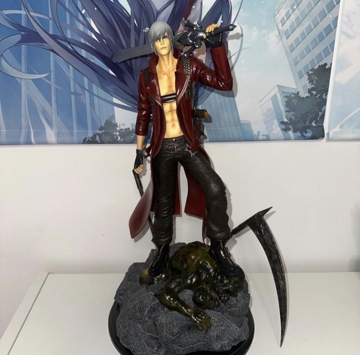 offlineame's tweet photo. can someone please buy this dante figure off me he takes up so much space 😔✌🏻 https://t.co/68VcYX0mDJ